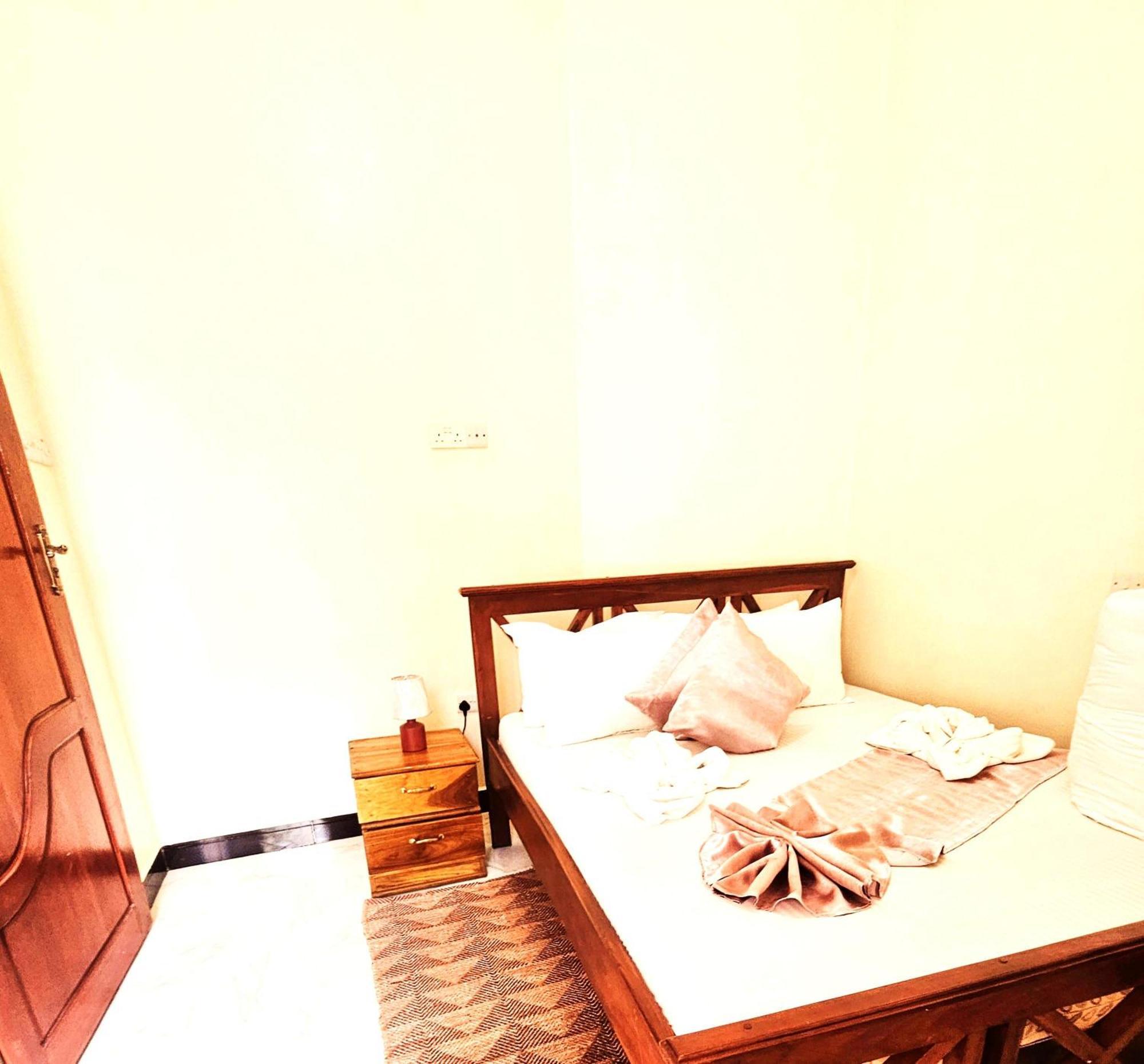 Bed and Breakfast Safi House Boma la Ngombe Exterior foto