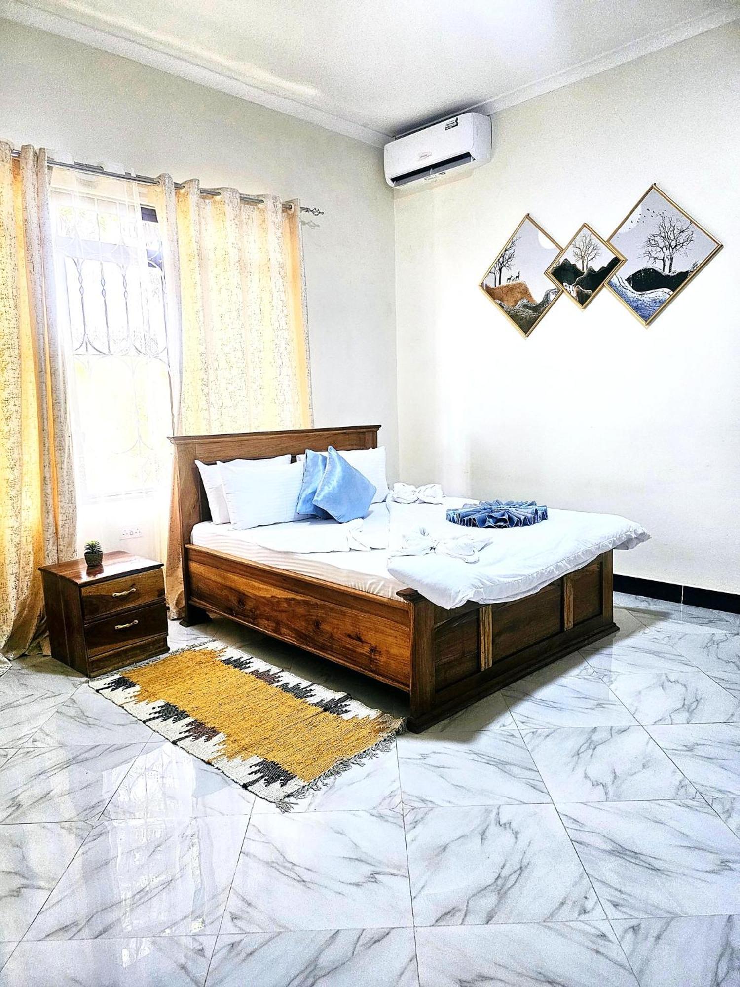 Bed and Breakfast Safi House Boma la Ngombe Exterior foto