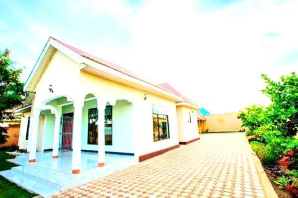 Bed and Breakfast Safi House Boma la Ngombe Exterior foto