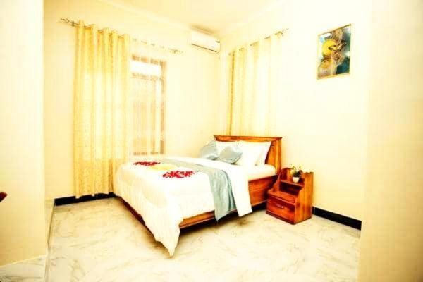 Bed and Breakfast Safi House Boma la Ngombe Exterior foto