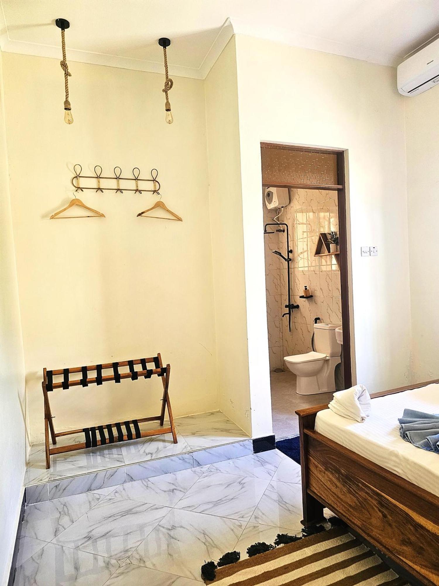 Bed and Breakfast Safi House Boma la Ngombe Exterior foto